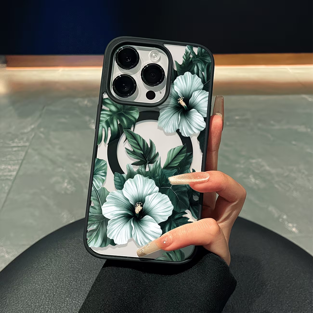Apple Iphone 16 - Yeşil Çiçek Desenli Telefon Kılıfı iPhone